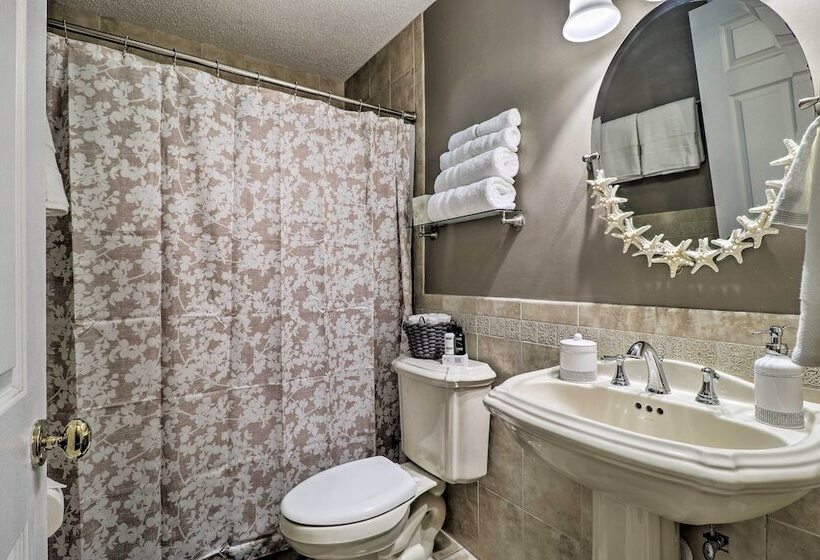 Pet Friendly Amelia Island Home ~ 1 Mi To Beach!