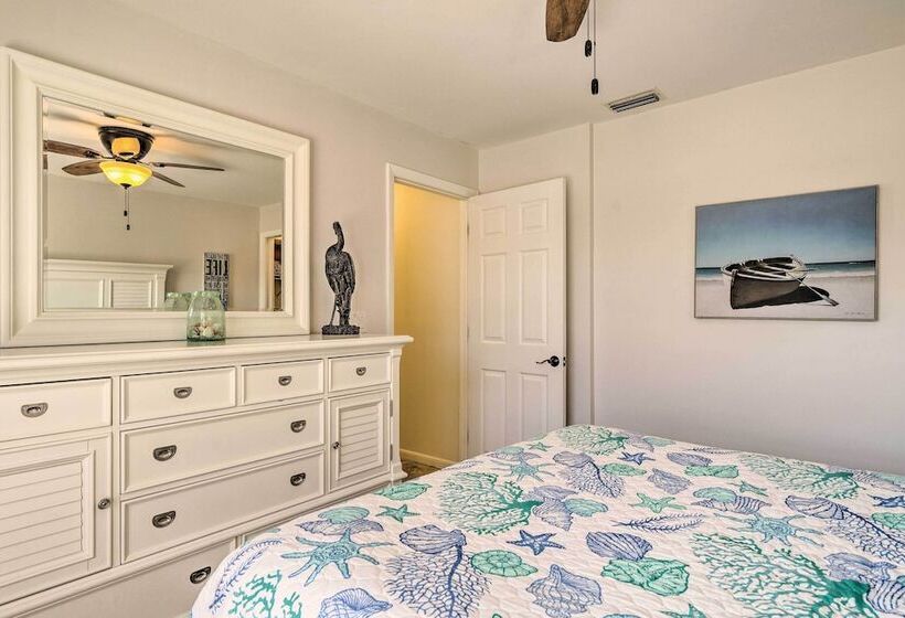 Pet Friendly Fort Myers Home W/ Patio & Grill!