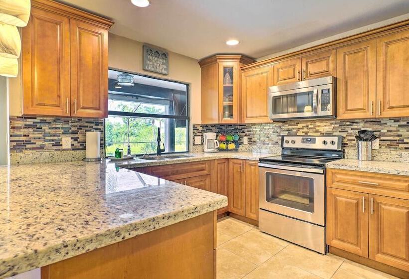 Pet Friendly Fort Myers Home W/ Patio & Grill!