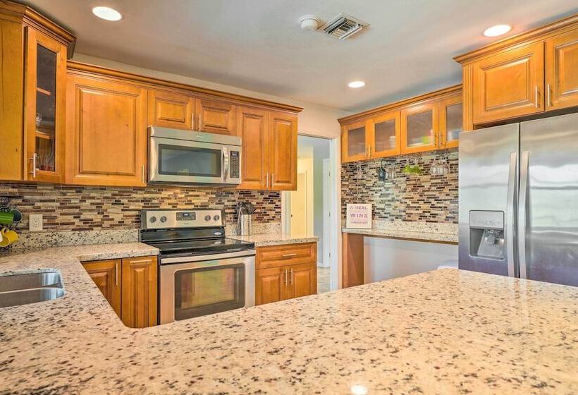 Pet Friendly Fort Myers Home W/ Patio & Grill!