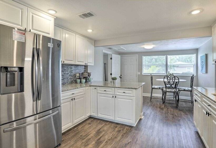 Pet Friendly Gulfport Home < 2 Mi To Beach