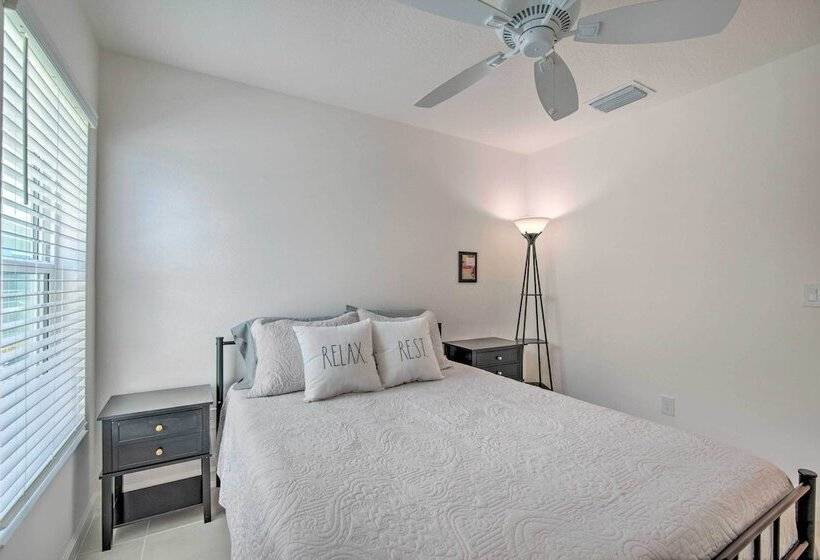 Lanai & Resort Amenities: The Villages Getaway