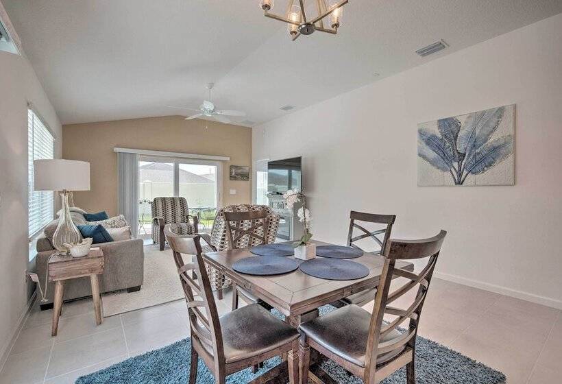 Lanai & Resort Amenities: The Villages Getaway