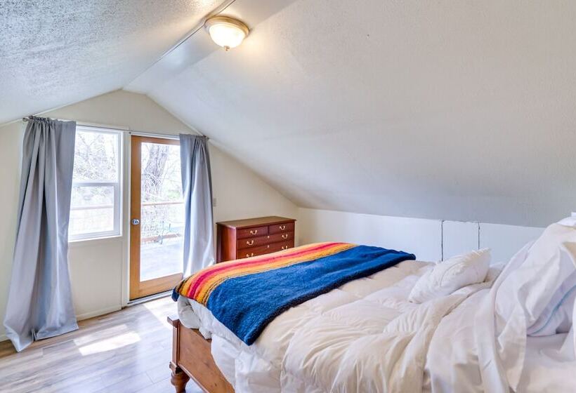 Pet Friendly Home W/ Yard & Mountain Views!