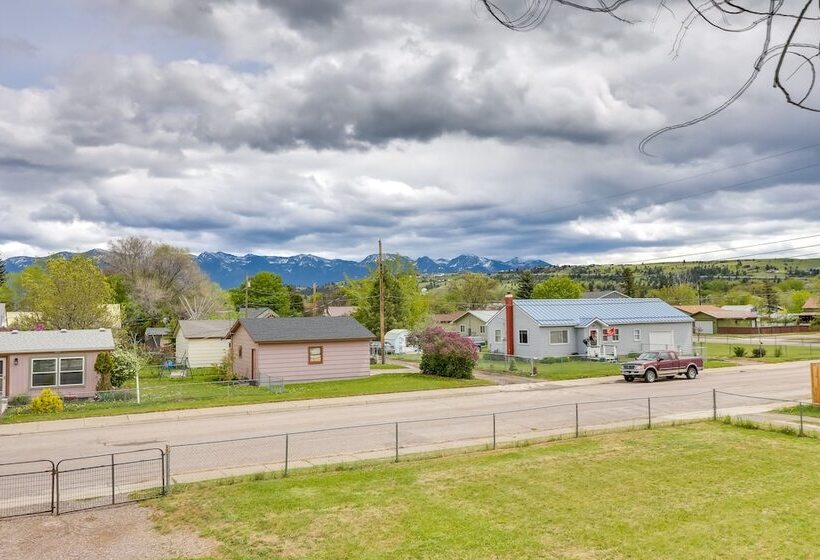 Pet Friendly Home W/ Yard & Mountain Views!