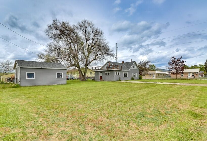 Pet Friendly Home W/ Yard & Mountain Views!