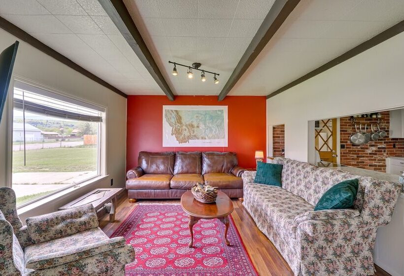 Pet Friendly Home W/ Yard & Mountain Views!