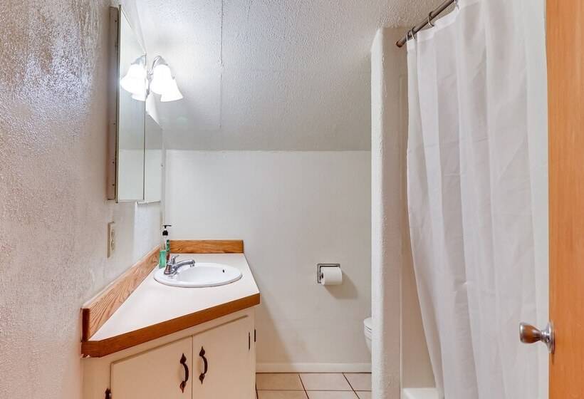 Pet Friendly Home W/ Yard & Mountain Views!