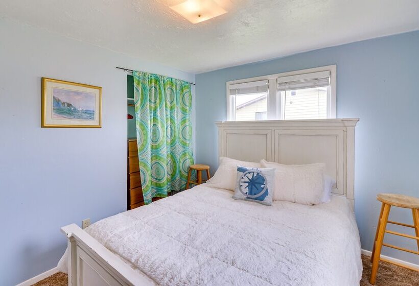 Pet Friendly Home W/ Yard & Mountain Views!