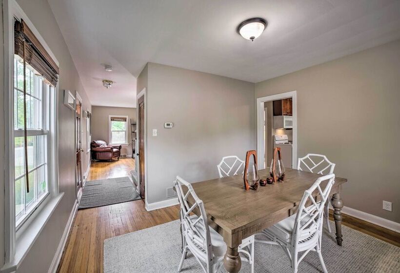 Pet Friendly Lake Getaway: 1 Block To Beach!