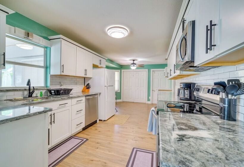 Pet Friendly Ocala Escape W/ Private Pool & Yard!