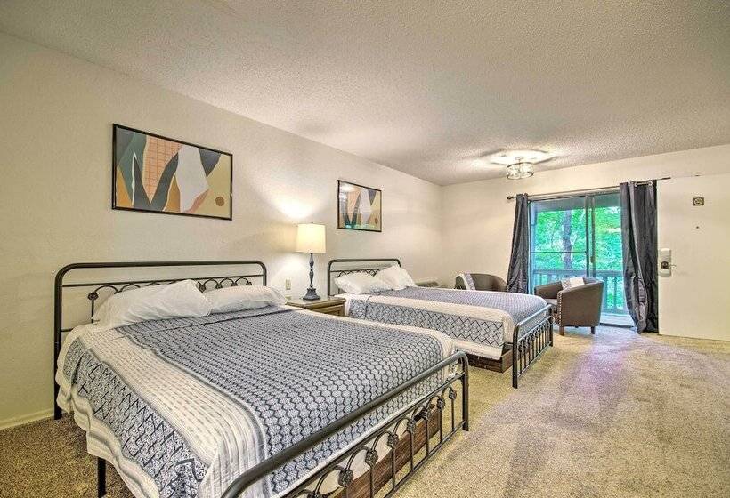 Margarita Resort Retreat In Osage Beach!