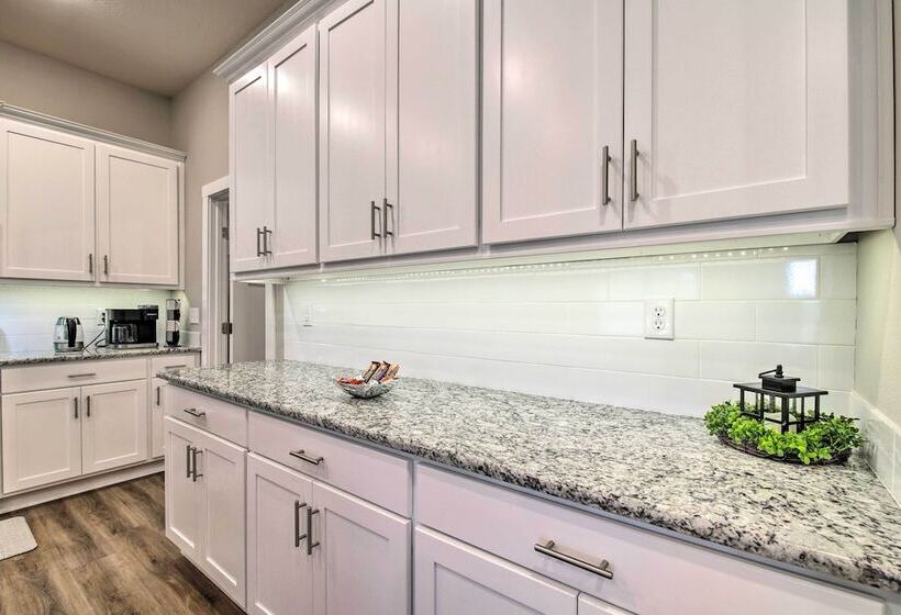 Pet Friendly Ozark Home W/ Yard & Patio