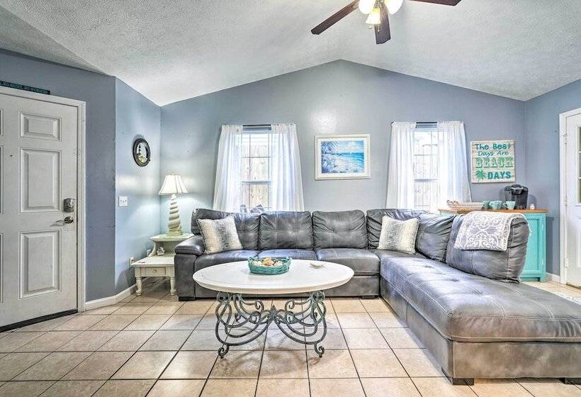 Pet Friendly Pcb Duplex   Walk To Beach!