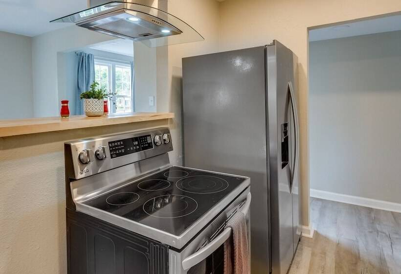 Pet Friendly Pensacola House Rental: 3 Mi To Beach