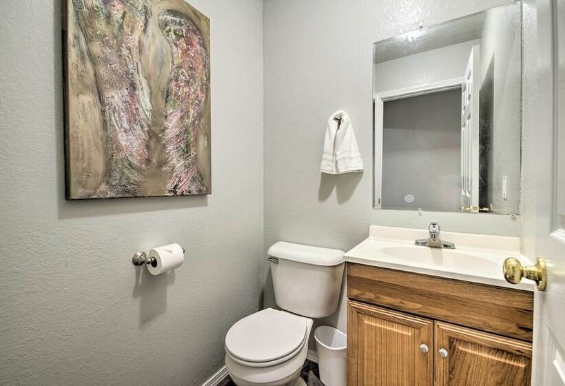 Pet Friendly West Plains Home Near Downtown!