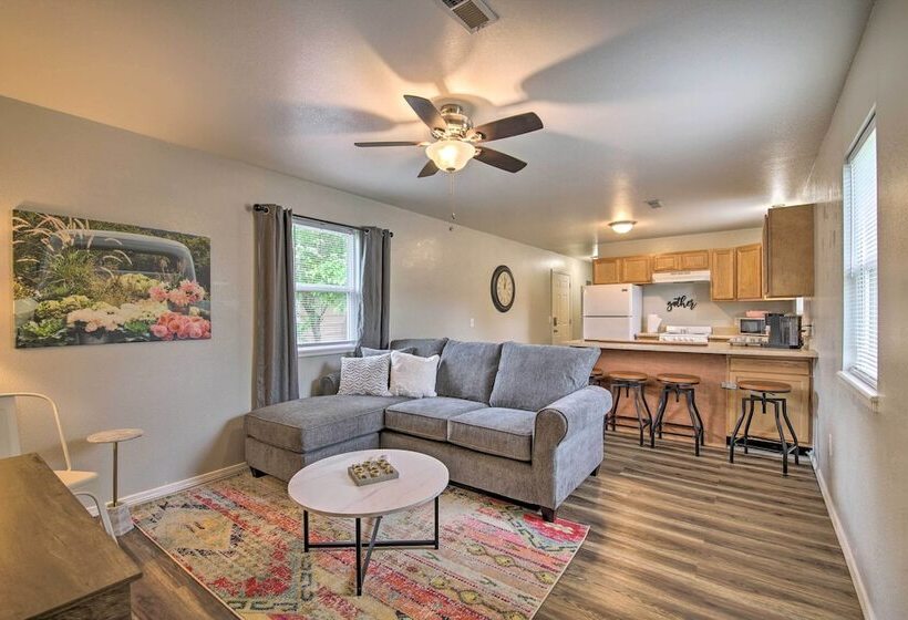 Pet Friendly West Plains Home Near Downtown!