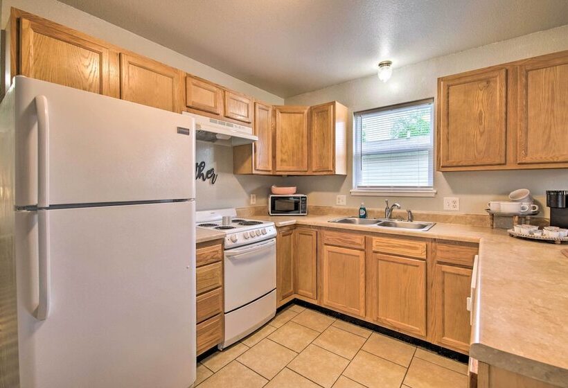 Pet Friendly West Plains Home Near Downtown!