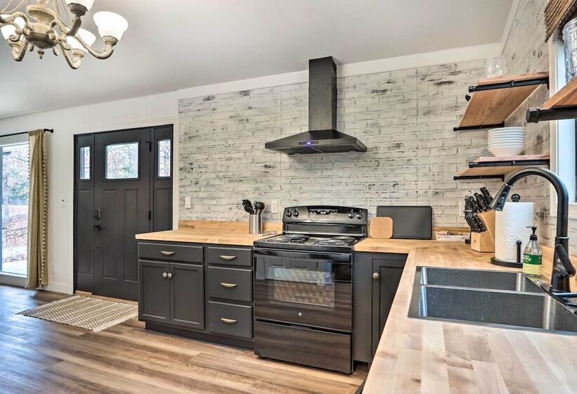 Cottage W/ Grill & Fire Pit In Osage Beach!