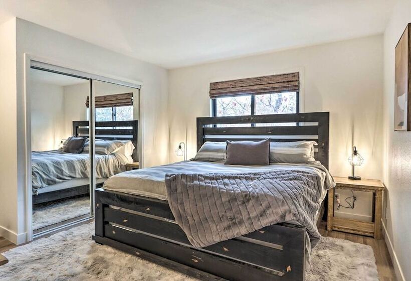 Cottage W/ Grill & Fire Pit In Osage Beach!