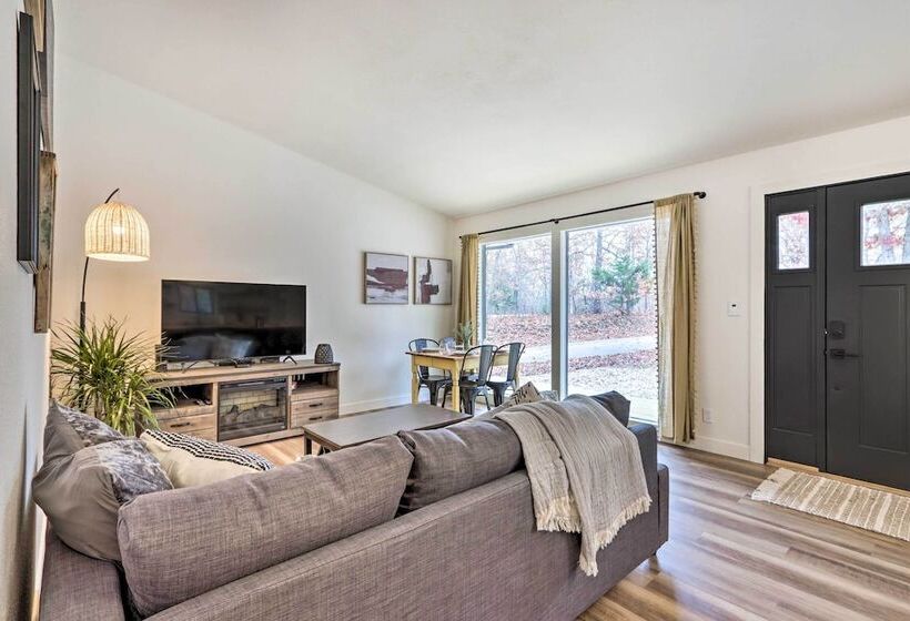 Cottage W/ Grill & Fire Pit In Osage Beach!