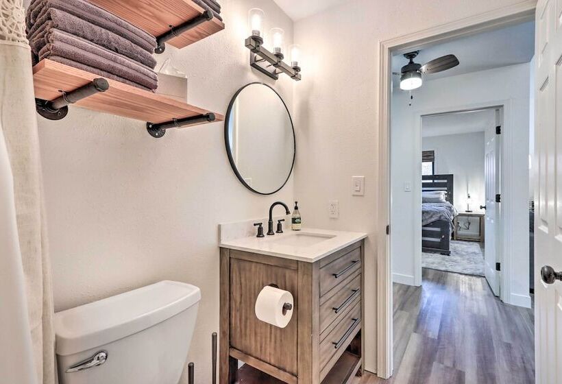 Cottage W/ Grill & Fire Pit In Osage Beach!