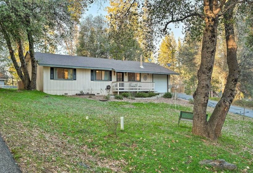Lakeside Groveland Home W/ Hot Tub, Near Yosemite