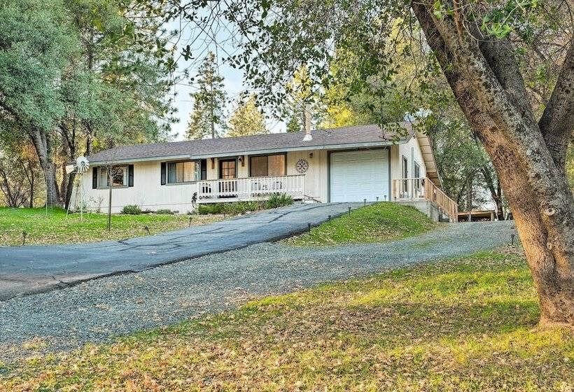 Lakeside Groveland Home W/ Hot Tub, Near Yosemite