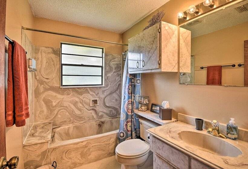 Pirate Cove  Home In Welaka: Dock & River Access!