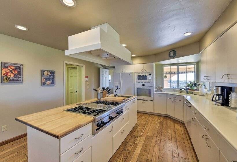 Working Vineyard & Private Pool: Villa In Plymouth