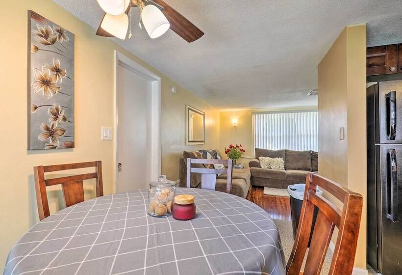 Family Home W/ Lanai & Yard In Port Richey!