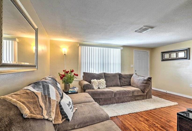 Family Home W/ Lanai & Yard In Port Richey!