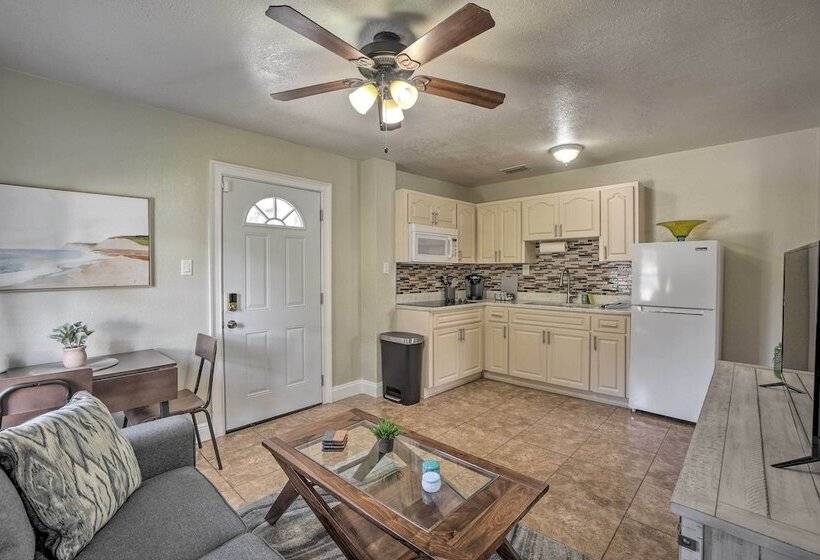 Poseidon S Place ~ 1 Mi To Bucs Stadium!