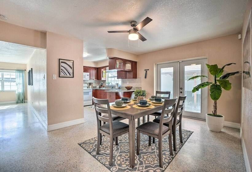 Poseidon S Place ~ 1 Mi To Bucs Stadium!