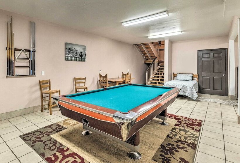 Casa Ruidoso Cabin: Hot Tub, Views & Pool Table!