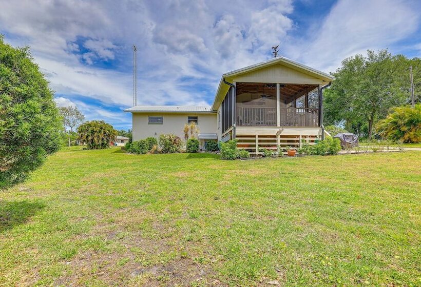 Private & Picturesque Escape On Lake Henry!