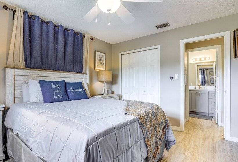 Private & Picturesque Escape On Lake Henry!