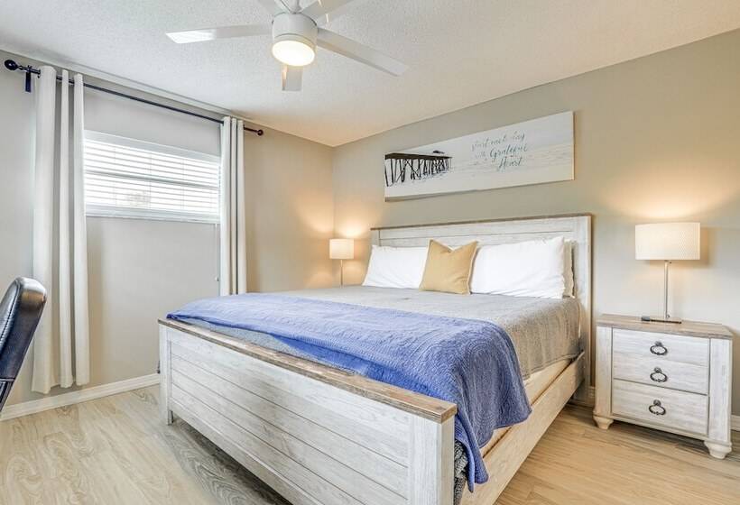 Private & Picturesque Escape On Lake Henry!