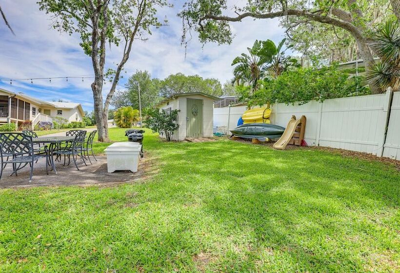 Private & Picturesque Escape On Lake Henry!