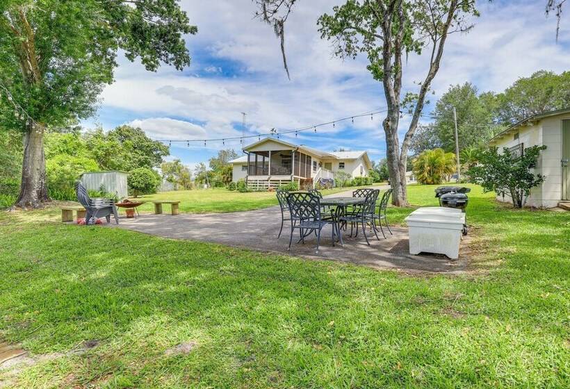 Private & Picturesque Escape On Lake Henry!