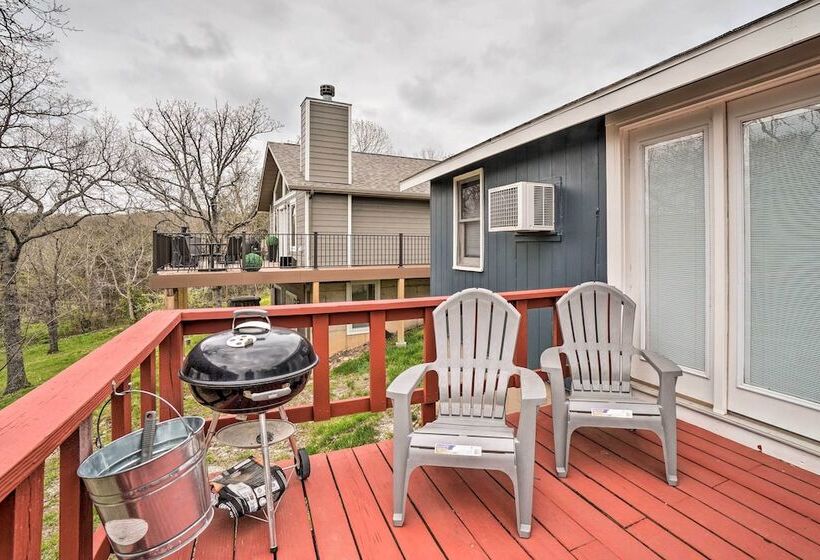 Quaint Table Rock Lake Hideout W/ Pool Access