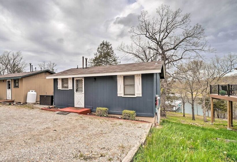 Quaint Table Rock Lake Hideout W/ Pool Access