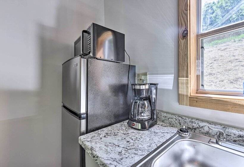 Quaint Tallassee Cabin: Stone Creek On Site!