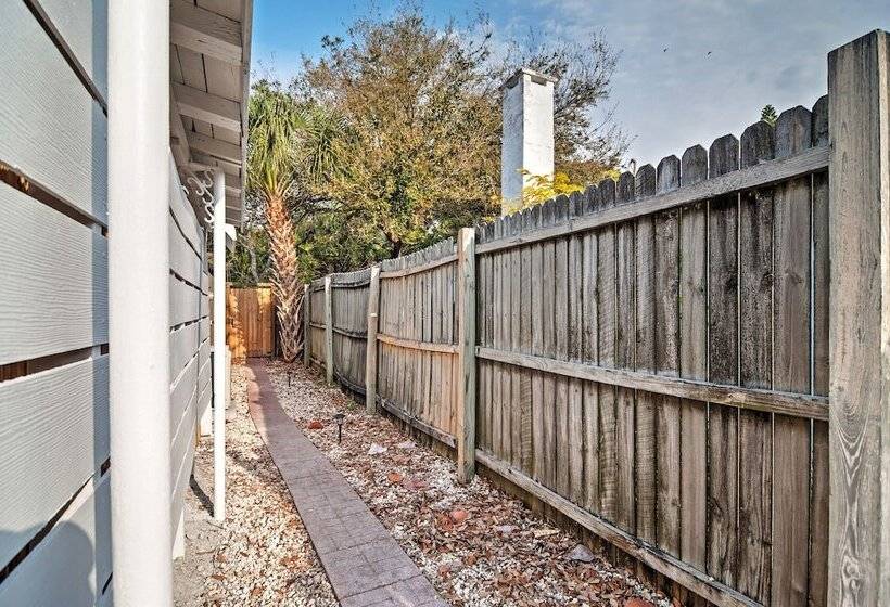 Quiet Cottage < 1/2 Mi To Gulf Coast & Boardwalk!