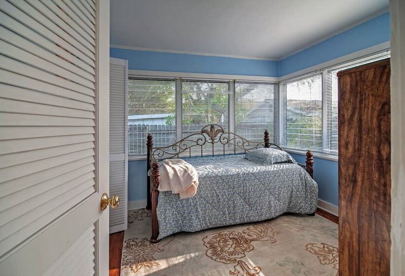 Quiet Cottage < 1/2 Mi To Gulf Coast & Boardwalk!