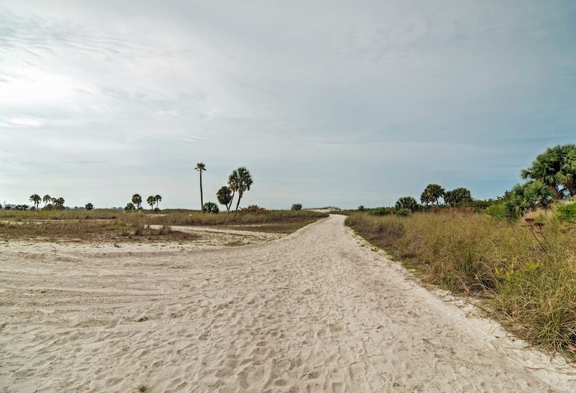 Quiet Cottage < 1/2 Mi To Gulf Coast & Boardwalk!