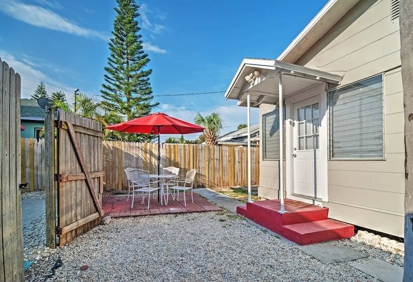 Quiet Cottage < 1/2 Mi To Gulf Coast & Boardwalk!