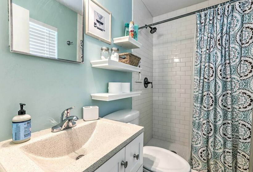 Relaxing Tallahassee Oasis W/ Lanai + Pool!