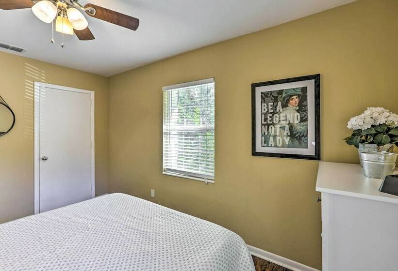 Relaxing Tallahassee Oasis W/ Lanai + Pool!