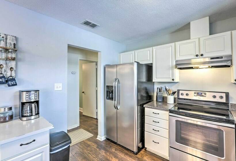 Relaxing Tallahassee Oasis W/ Lanai + Pool!